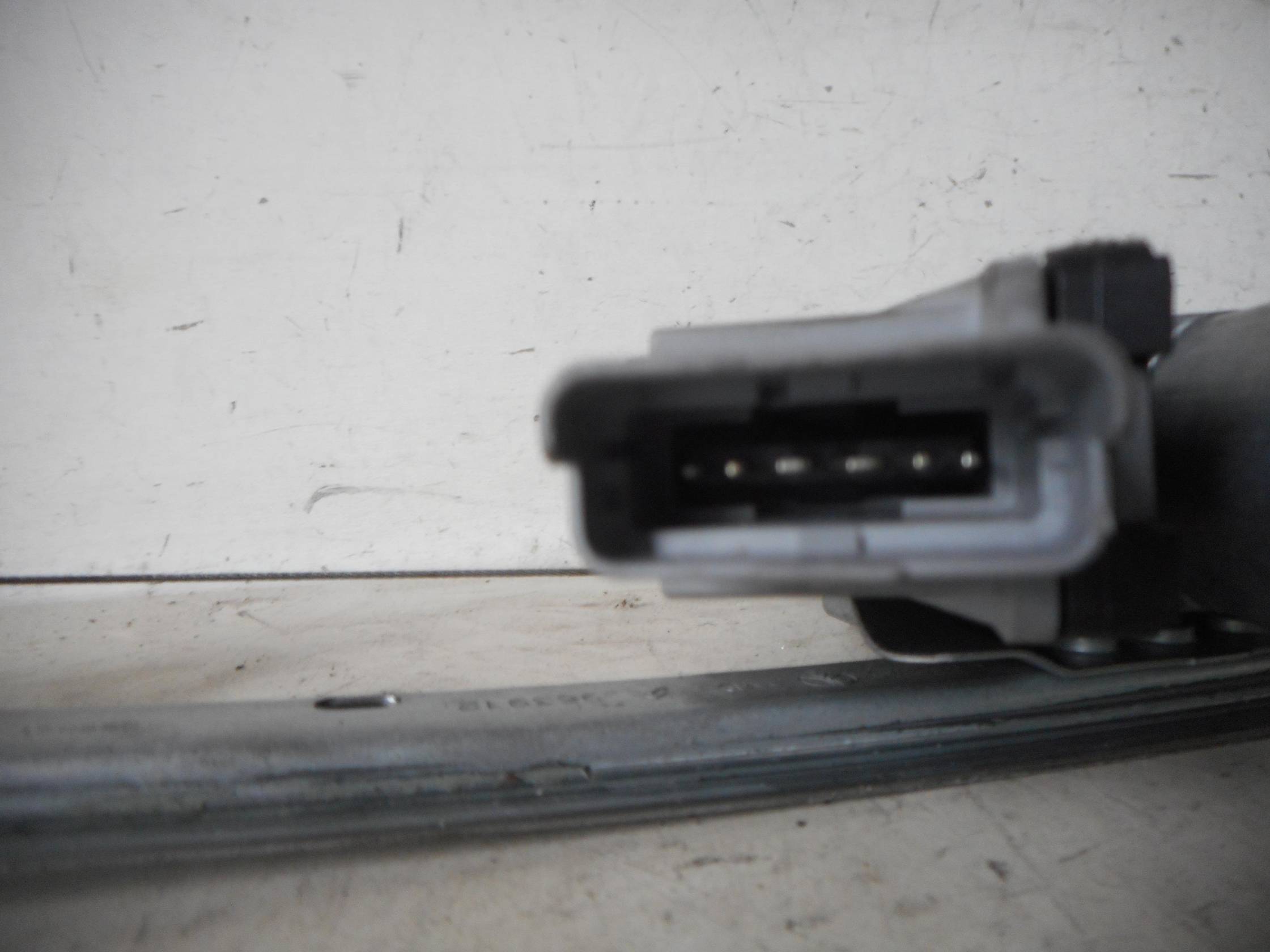 Alzacristallo elettr. porta ant. dx.